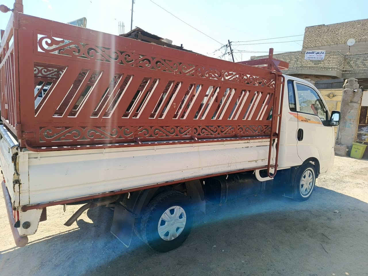 السلام عليكم كيه موديل 15 السياره مكفوله من صبق وضربه وتبديل السياره بلاديه مكينه جديده كير اكسن مكفول رقم واسط بسمي السعر 110 وبيها مجال مكان بغداد السياره تنباع بدون محجر رقم ***********
