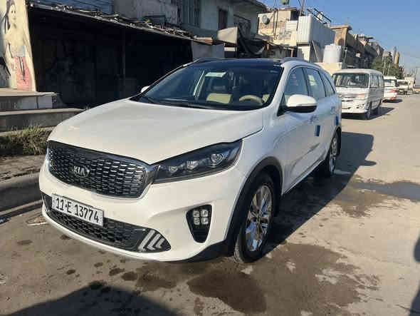 السلام عليكم للبيع سورنتو 2018 شكل 2020 سياره مكفولة ماعده بارد بين الباب وجاملغ سونار موجود سياره حيل نضيفه 
كشنات كهربائيه 
7 راكب 
6 سلندر 
محرك وكير مكفول 
صدر حداده كله جديد
مري شفط
بنرامة 
صندوك كهربائي 
سعر 245 

***********
