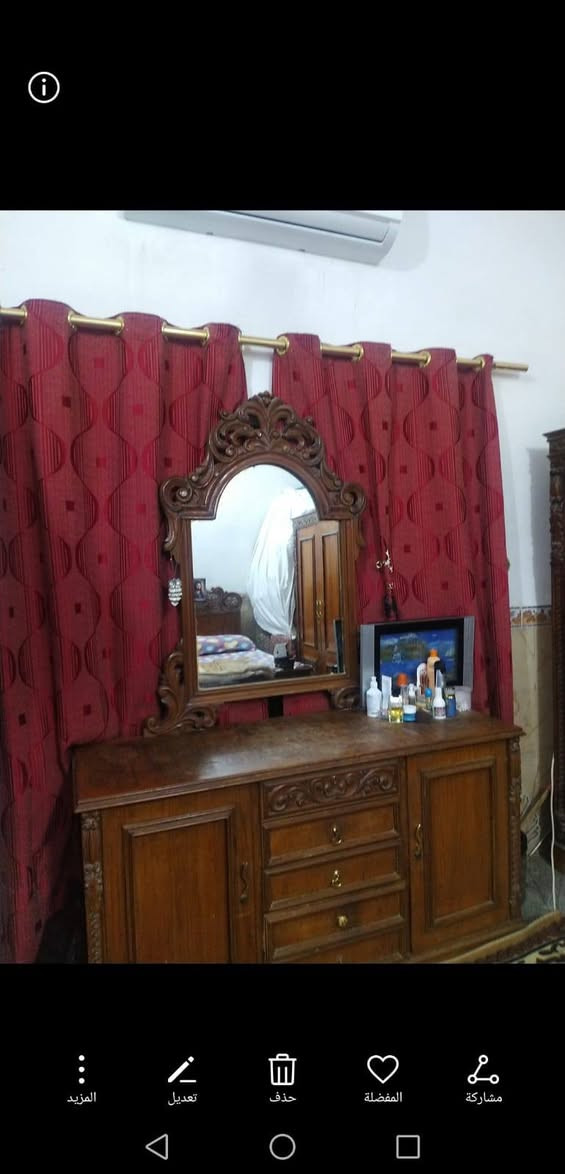 سلام عليكم غرفه نوم للبيع سعر 600الف مع المجال البسيط مكان العزه للاتصال ***********
