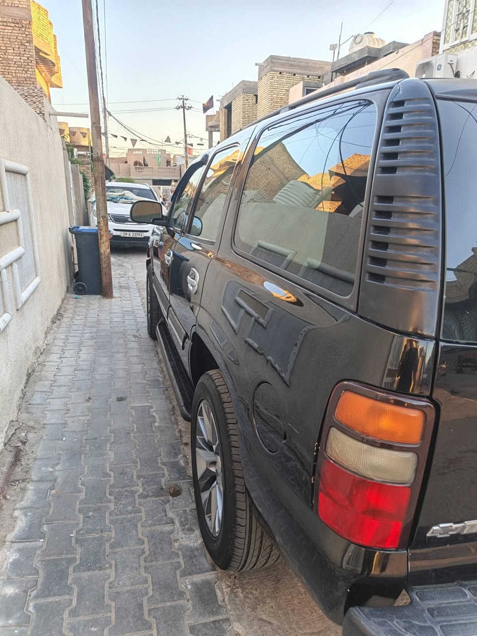 سلام وعليكم 
تاهو ٢٠٠٦ اصل 
رقم دولي سياره  بسمي تحويل مباشر 
بيها رشات صبغ قليله بدون تبديل وبدون حادث السياره كامله مكمله ربع ماتصرف عليها كير ومكينه مكفولات 
بيع او مراوس 
السعر اتصل 
***********
***********
