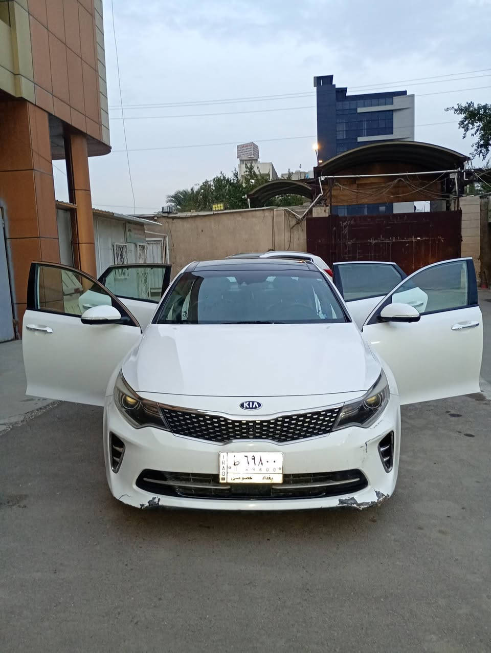 السلام عليكم شباب🤍
اوبتما SXL فوول اعلى فئه 1/1 Vip 2016
محرك2000تيربو✈️ 
بنوراما 3 حركات
4بصمات(تشغيل-ابواب-صندوق)
كشنات جلد
5كامرات محيطية
هاند بريك بصمه
مري شفط  قلاب واشاير بلمري
رادار  امامي جانبي وخلفي
تبريد قطعتين
تبريد تدفئه بلكشنات والستيرن
مود درايف 4 وظعيات قيادة
شاشة تدعم كار بلي وبيه كل الانظمة التحكم والملاحة
نظام اوتو هولد
تبريد  بيانو مناخي منفصل 
شفتات بلستيرن
تحكم كراسي كهربائي
حساس خلفي
تدفئه خلفيه بلكشنات
منظومه لايتات زنون اصلي ديناميكي + كشاف زنون بلادي + لد نهاري مرتب
مانع انزلاق
كشنات خزن ميموري
  نظام بريكات رياظي  رباعي
ستيرن رياظي حرف D
سستم صوت هارمن كاردن الماني عملاق
شاحن wifi
نظام Gbs
جنطة ذكية تفتح تلقائي عند الوقوف 3 ثواني
نظام ترحيب وانارره مخفي بليدات 
عند الاقتراب
دفيوزر خلفي رياضي
دبل كزوز
بك لايت LED
دوسات كيا ليزري
سبويلر رياضي
شاشة اعطال
منافذ Usb 6مع شاحن لاسلكي امامي خلفي
وويل وتاير رياضي 18 بلادي كروم 

+++ بعد اكو مواصفات مامذكوره لان السياره اعلى فئه بالاوبتما كل مواصفات شركه كيا موجودة بيه
السيارة حادثها فيضانات وبيها ضربه خفيفه بالجاملغ الامامي عكس السايق كما موضح بالصورة
—رقم بغداد 
مكانه بغداد الشعب
السعر $128 وبيه مجال بسيط
***********
