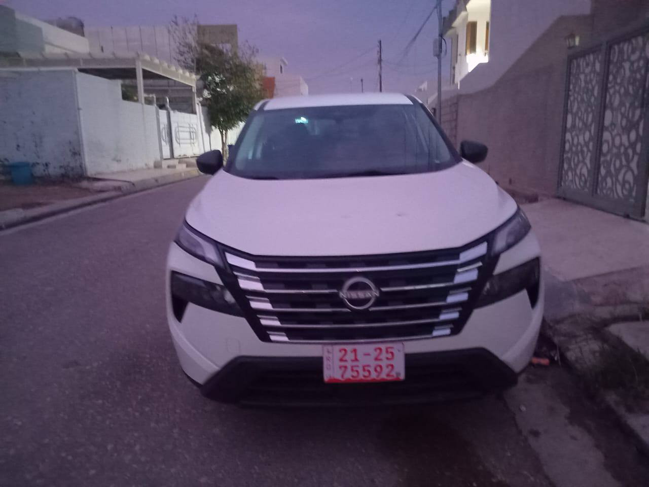 السلام عليكم نيسان روج موديل 2024 فئة الs تترقم شمالي حادثه جاملغ خلفي شبر ونص باب خلفي بدون دواخل بدون ايرباك ماشيه 19 الف فقط السعر 191 وبي مجال بسيط للتواصل خاص او الاتصال على رقم ***********
