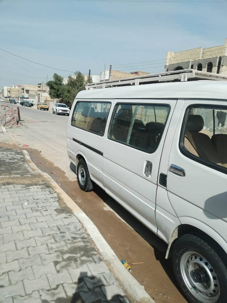 للبيع موديل ١٥ سيارة كفالة عام من ضربة وصبغ وتبديل محرك كير اكسل كفالة فقط بارد قليل جدا مصفرة هيئة وغرامات جاهزة كبل للشارع H1 ‭٠٧٧٥ ٠٣٣ ٢٢٧٣‬ السعر ١٠٥ والشراي يتصل وبلخدمة
