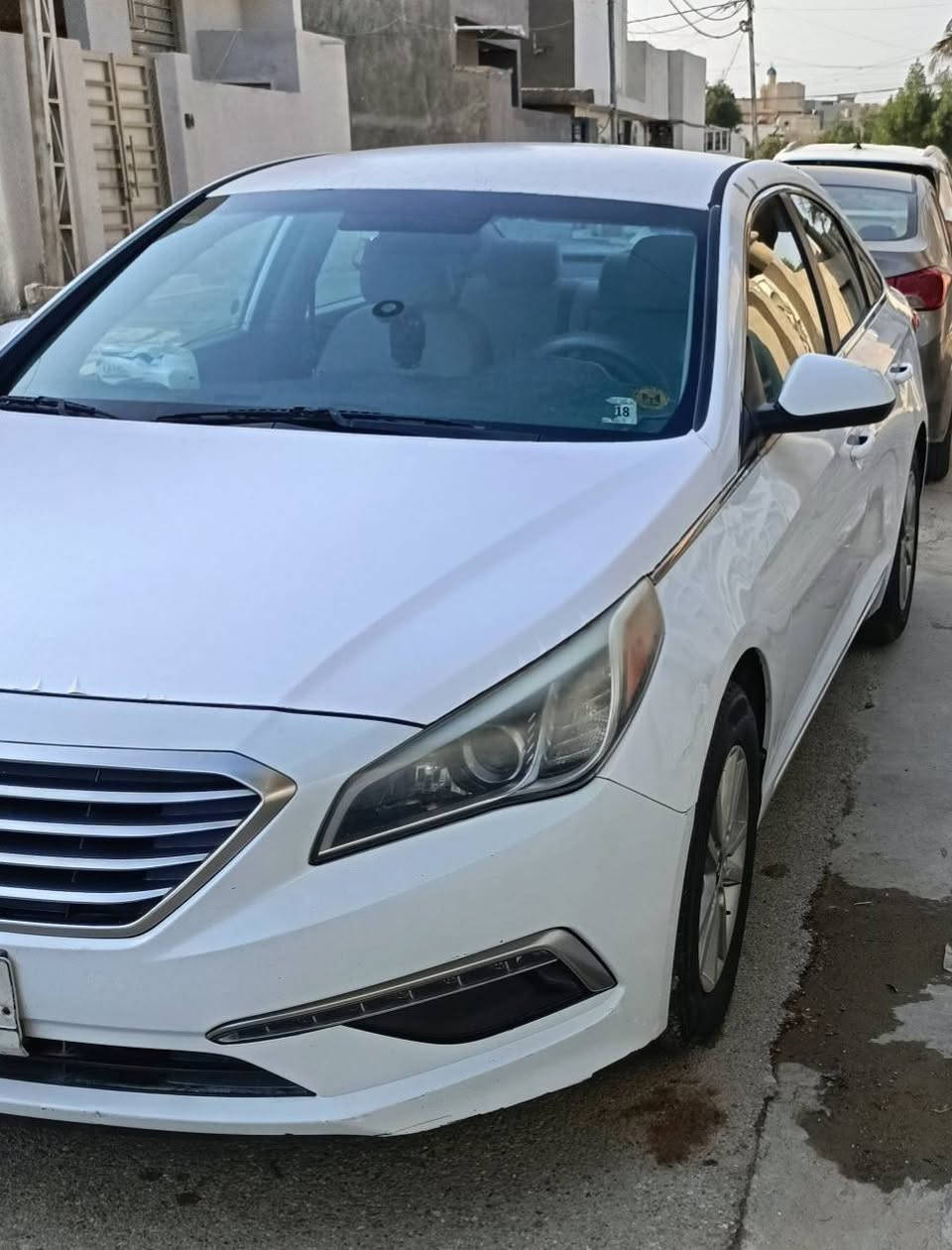 السلام عليكم
سيارة هيونداي سوناتا موديل 2015 بأسمي
ماشية سبعين الف ..
السيارة نظيفة محرك وكير وحدادية 
وارد امريكي حادثهة دعامية خلفية مبدلة 
مكفولة من الصبغ والحادث 
بيهة تكشير بالصبغ  
بسعر مناسب
للاستفسار  : ***********
