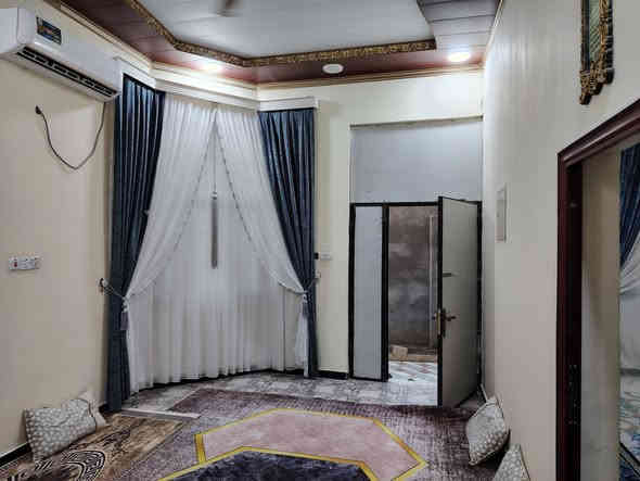 🏠 للبيع دار سكني في شط العرب – جزيرة الفيروزية

📐 المساحة: 200 متر
📍 الموقع: شط العرب، جزيرة الفيروزية

يتكوّن البيت من:
غرفتين نوم
صالة استقبال + موزّع
مطبخ
صحيات داخلية مشتركة وخارجية
كراج وحديقة

✅ مواصفات البناء:
بناء شخصي بدرجة أولى

طابو صرف زراعي باسم عراقي

خدمات كاملة متوفرة

💰 السعر: 98 مليون قابل للتفاوض
📞 للاستفسار والاتصال:
***********
***********
---
