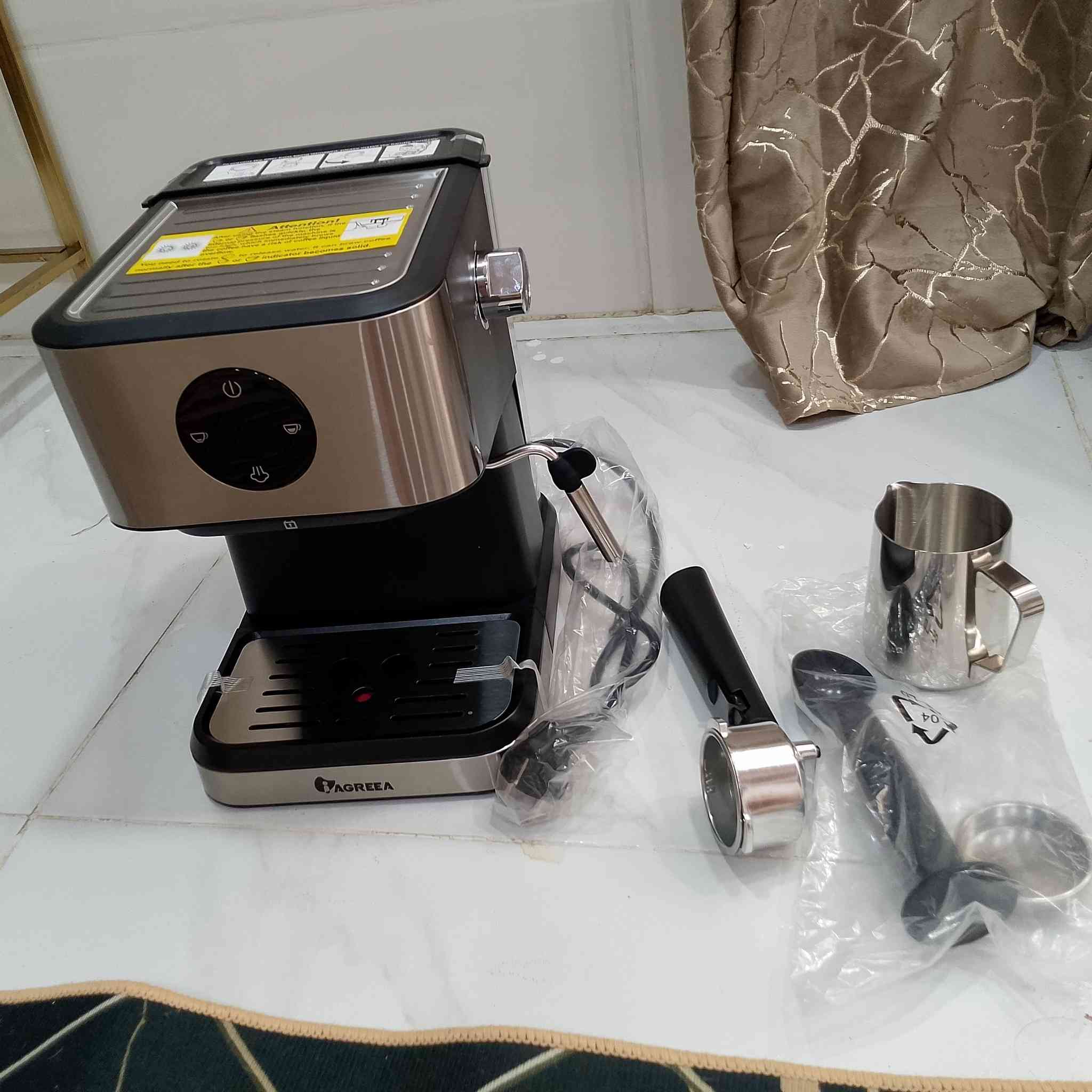 جهاز كهوة عاديه واقراص مع رغوة حليب او المشروبات الساخنة
ب60مع التوصيل


**إذا كنت صاحب هذا الإعلان وتريد حذفه لأي سبب، رجاءا أرسل رسالة إلى الدعم الفني**