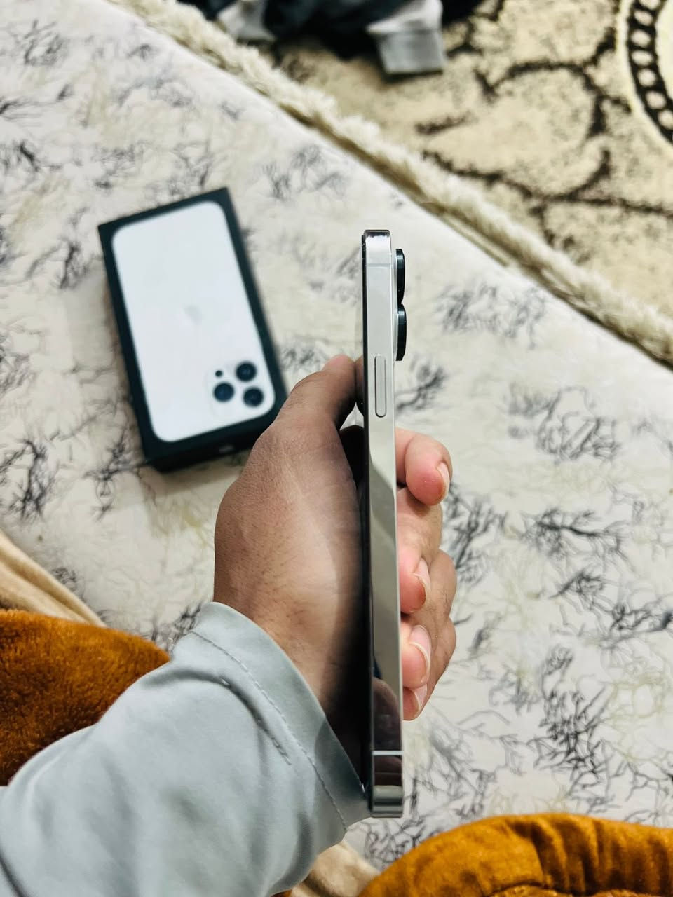 آيفون 13 برو ماكس لون ابيض شرق اوسط 
البطارية 86 الذاكره 512
الجهاز مكفول كله بلادي لا مفتوح ولا مبدل بي شي
غراضه كامله
السعر 725 ألف وبي مجال بسيط


**إذا كنت صاحب هذا الإعلان وتريد حذفه لأي سبب، رجاءا أرسل رسالة إلى الدعم الفني**