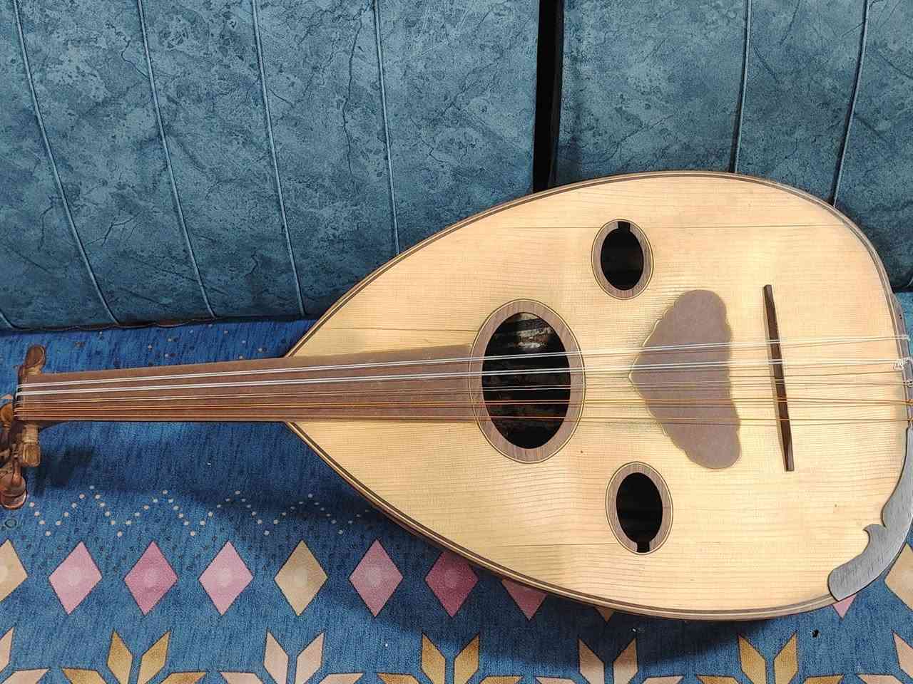 عود عراقي. سحب. للبيع.
الاتصال على الهاتف. ***********
مكلف.بالبيع
