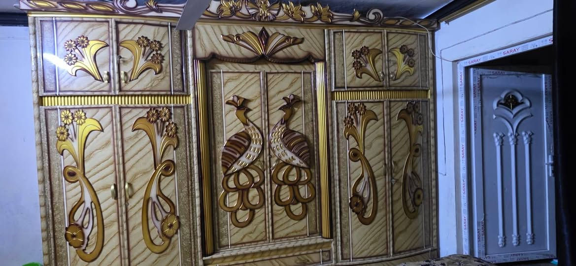 غرفة نوم للبيع جديدة مستخدمة شي قليل مكان بعقوبة ***********
