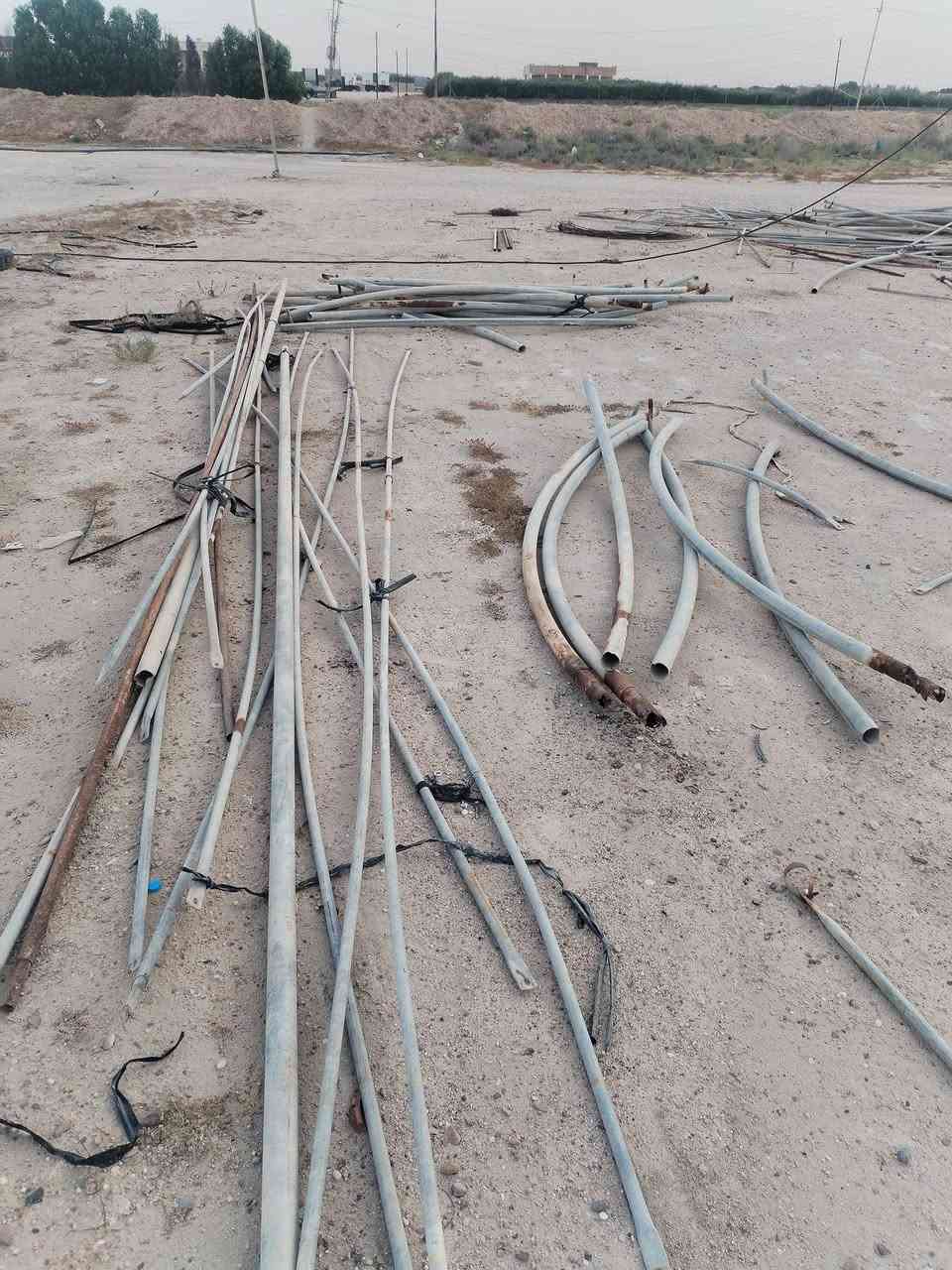 سلام عليكم بيت زجاجي البيع اردني اربع قطع بيت نضيف كلش يتكون من 17قوس تقريين ناقص ثلاث قواس  
مكاني سفوان توصل عله رقم ***********
