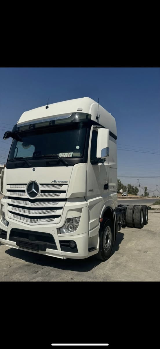 السلام عليكم وحش موديل 18  حجم 51  دبل تاير بلادي بسنويه 
بيع مستعجل جاهزه السياره كامره حساس ثلاجه كشن ديوان سقف عالي للاستفسار ***********
