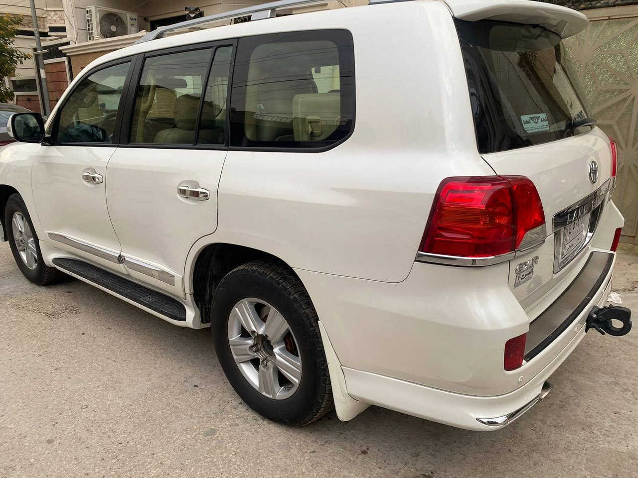 لاندكروزر للبيع موديل ٢٠١٢ سياره مكفوله ٨ سلندر رقم بغداد مكان الدوره السعر ٣٤٠ وبيه مجال اي ستفسار اتصال ***********
