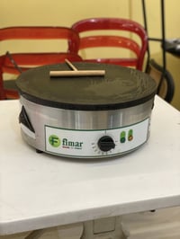 ماكنة كريب صناعية استعمال ٣ اشهر فقط  للتواصل 07704628192