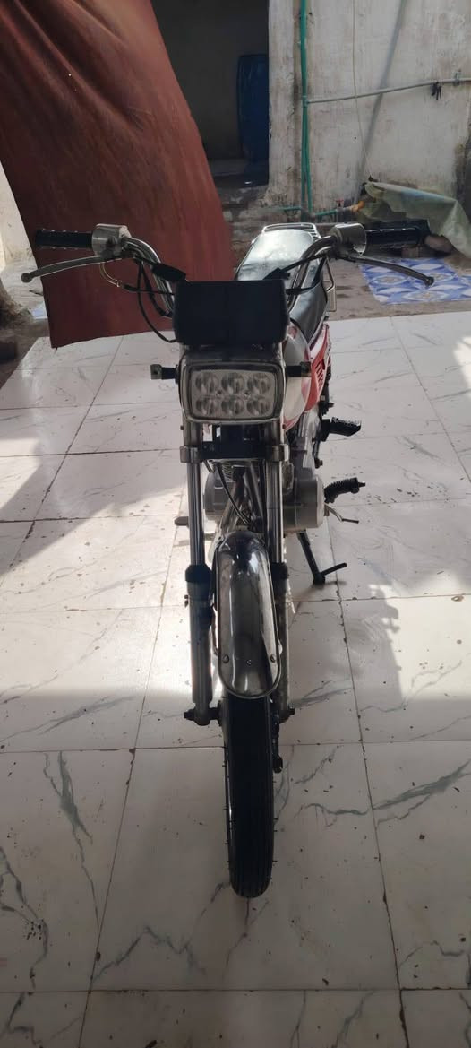 سلام عليكم دراجه للبيع نظيفه مكينه مفتوحه رقم وسنويه دراجه  موديل 2020 نامه باب ٢ سعر نتصال عل رقم مكلف بل نشر ***********
