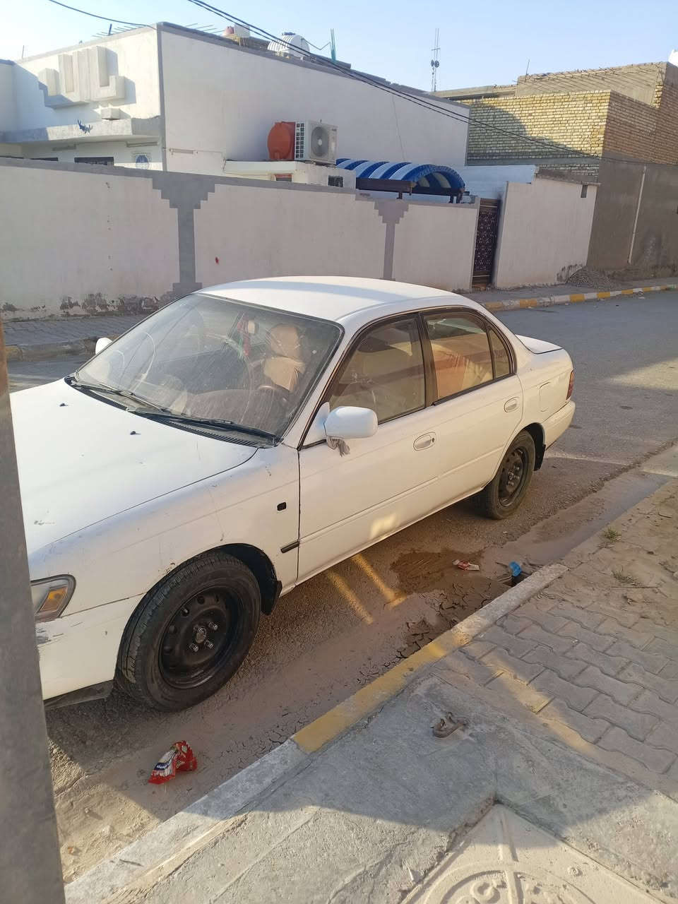 السلام عليكم للبيع كورولا موديل 94 رقم بابل مشروع وطني سياره بيه جاملق وبنيد ومصبوغه جماليه *********** سعر ٥٥ وبيه مجال
