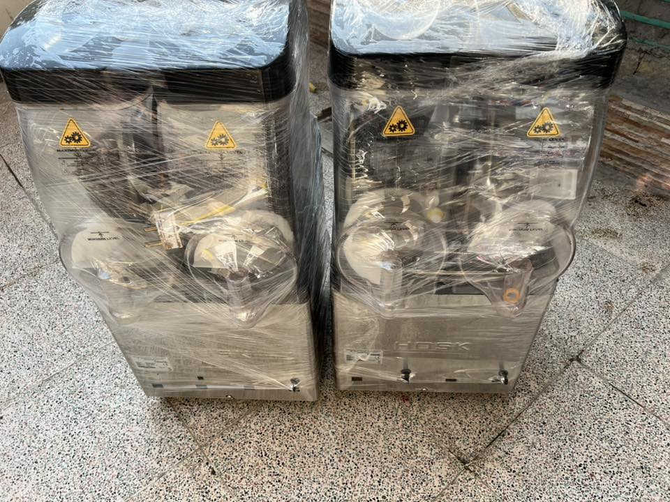 سلام عليك غراض مرطبات لبيع مكاين ازبراي عدد ٢ عارضه ابلانك  ١٢ابلانكه مكاني بغداد ***********
