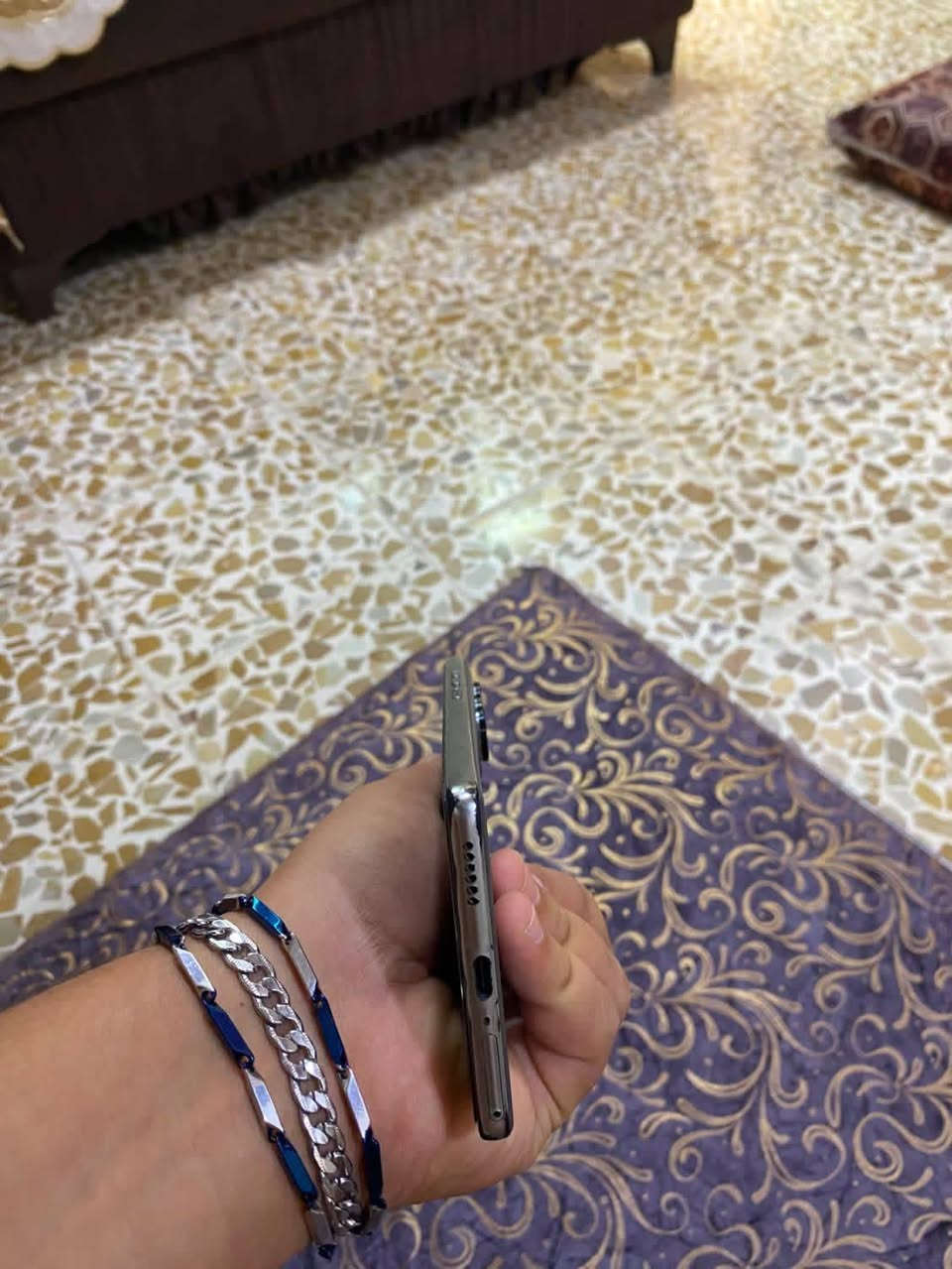 تكنو كامون 40 عادي للببع او مراوس
ذاكره 256 
رام 16 
جهاز مامفتوح شرط وضد الماء + شاشه بيها شوي شخوط بس شرط مامبدله ولا ملعوب بيها الله شاهد جهاز مال بيت رقمي ***********
