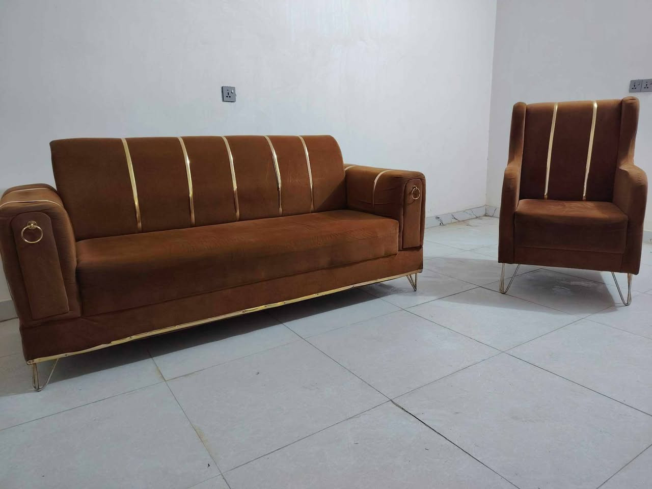 تخم مودرن عشر مقاعد كامل. تزززكام الثقيل مو لمطكطك. نظافه فووول 👑 سعره ٣٧٥.


**إذا كنت صاحب هذا الإعلان وتريد حذفه لأي سبب، رجاءا أرسل رسالة إلى الدعم الفني**