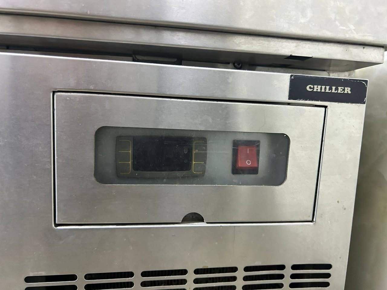 سلام عليكم غراض كوفي للبيع +ميوزه وكراسي بغداد
***********
