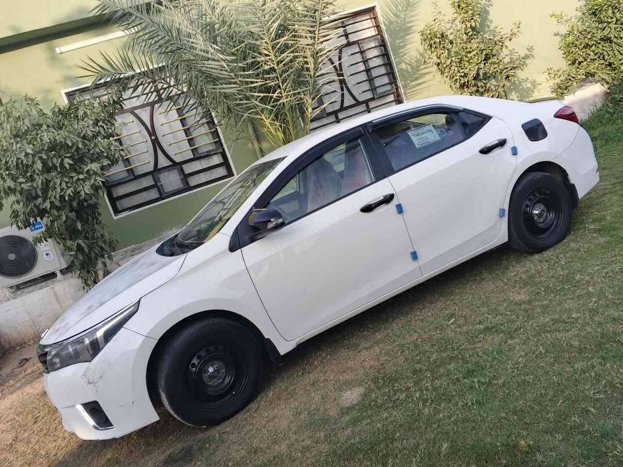 كورلا للبيع سياره خير من الله مكفوله محرك كير لا تنقيص ولا تبخير بيه قطعه وحده موديل 2015 السياره بسمي تخم تأير جديد حداديه جديد هاذا رقمي ***********
