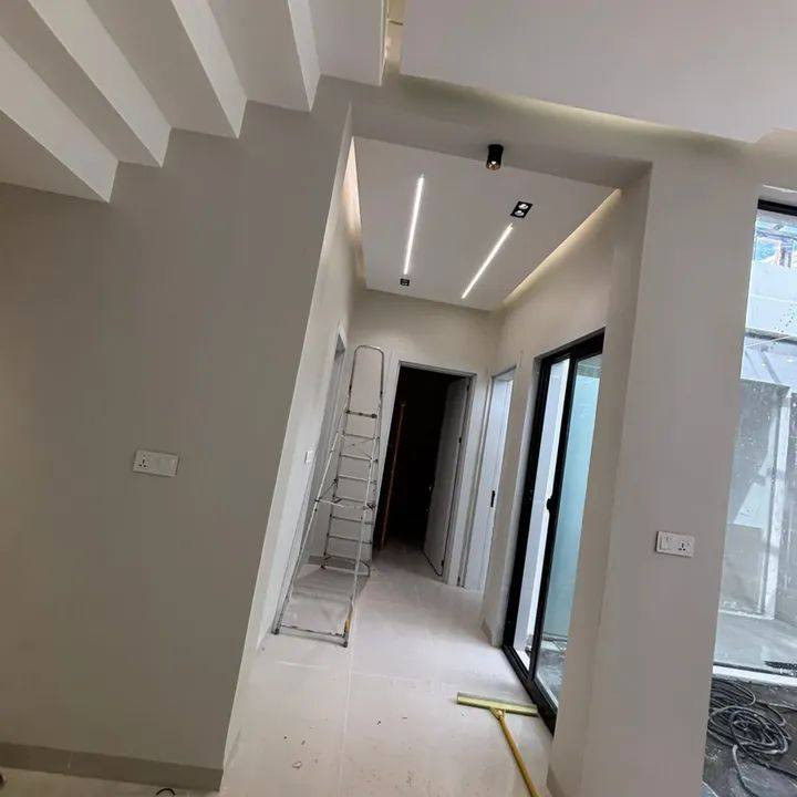 أهلنا في محافظة #واسط الحبيبة
بناء وترميم بنظام النقد والأقساط في محافظة واسط
عمل درجة أولى (#تسليم_مفتاح) بمواد مفحوصة مختبرياً وصيانة لمدة سنة
يتوفر لدينا بناء نظام نقد وأقساط حسب المواصفات المطلوبة من صاحب المنزل عمل درجة أولى

🔹 #نظام_النقد:
الدفع يكون على شكل دفعات، وتُستلم كل دفعة بعد إنجاز الفقرات المتفق عليها بالعقد.

🔹 #نظام_الأقساط:
نصف المبلغ مقدماً، والباقي أقساط شهرية حسب دخل صاحب المنزل، وتُدفع المقدمة على شكل دفعات حسب مراحل العمل.

✅ جميع المواد المستخدمة مفحوصة مختبرياً
✅ السعر يُحدد حسب المواصفات المطلوبة
✅ عقد رسمي يوضح جميع التفاصيل والمواصفات
✅ تحديد مدة الإنجاز حسب الاتفاق
✅ صيانة مجانية لمدة سنة بعد التسليم

📌 #أعمالنا_تشمل:
(بناء من الأساس إلى تسليم مفتاح + ترميم + أصباغ + أعمال سطوح + صب أرضيات وغيرها…)

📞 الاتصال... 
***********   
 ***********    واتساب
