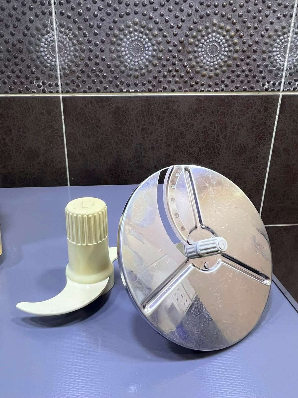 ست البيت
ياباني  من شركة سيتو 
محضره طعام. للخضار واللحوم. 
محضره حمص بطحينه والصلصات 
استيراد الشركة العامة للاسواق المركزيه 
صناعة 1980


**إذا كنت صاحب هذا الإعلان وتريد حذفه لأي سبب، رجاءا أرسل رسالة إلى الدعم الفني**