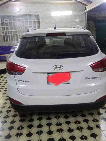 توسان خليجي 2013 سياره حلوه بيهة صبغ قليل بجنطة السونار موجود وبيهة بارد بجاملوغ الخلفي السعر 145$ وبيهة مجال للاستفسار ***********
