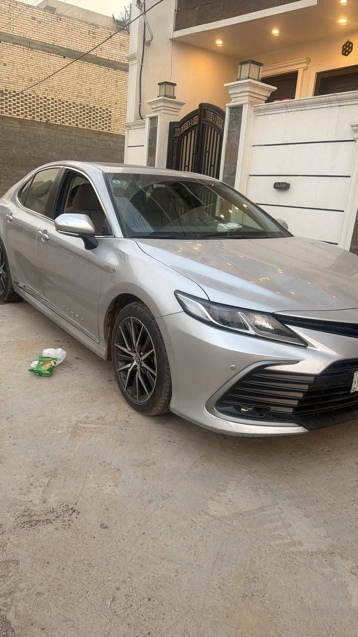 تحيه طيبه السلام عليكم
كامري خليجي هايبرد  2024 فئة GLE  وكاله عبد لطيف جميل لون سلفر
عداد المسافه 23 الف 
المواصفات 
فتحة 
بصمة 
تحكم ستيرن جهتين 
سايد بريك دكمة 
نظام سبورت 
نظام ايكو 
نظام Apple CarPlay
شاحن موبايل 
برده خلفيه كهرباء 
حساسات امامية + خلفيه 
مري شفط كهرباء 
اشاير بالمري 
قطعتين تبريد 
شاشة 
كامره 
مكينة 4 سلندر 2500
لايت زنون 
لد امامي 
بلوجكتور زنون 
ويل كب كروم 
كشن كهرباء 
داخل بيجي 
اناره داخليه LED
مانع انزلاق
مكفوله
رقم بغداد دولي باسمي تحويل مباشرة سنويه هزه جديد 
السعر 24 ونص يعني 245 ورقه 
اي استفسار رقم صاحب السياره 
*********** ابو حيدر 
مكان بغداد كاظميه
