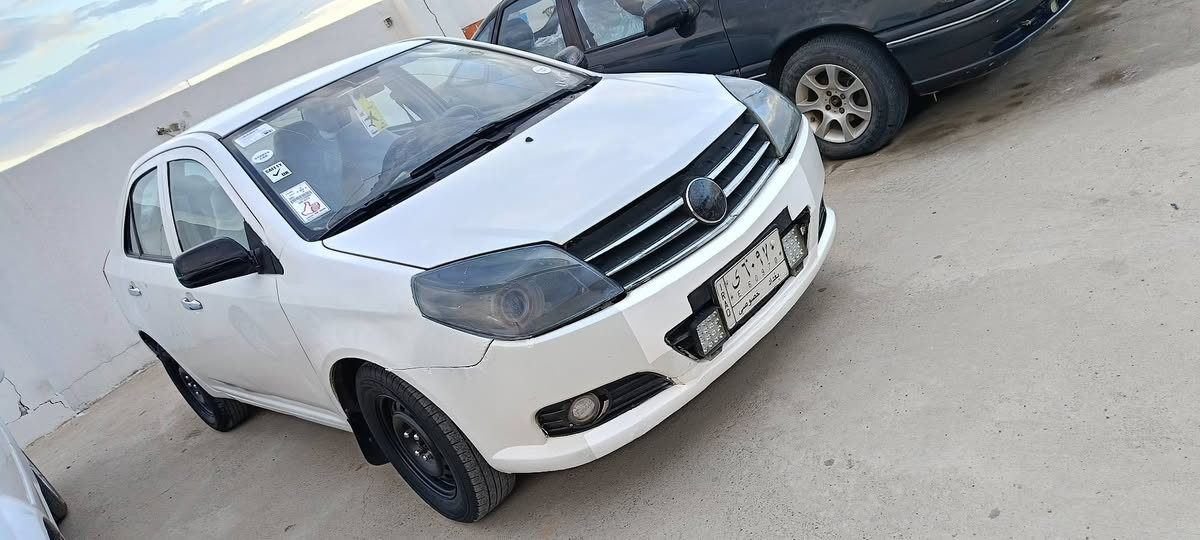 جيلي.ام كي ... موديل 2013
گێڕ عادی...شەرتی اولیات دەفرۆشم... سەنەوی پلاستیک 
بێ لێدان ودەعم...
..... سعری...18 ورقە ومجال 
شوێن قەزای بەردەڕەش 
*********** اكر, نينوى

