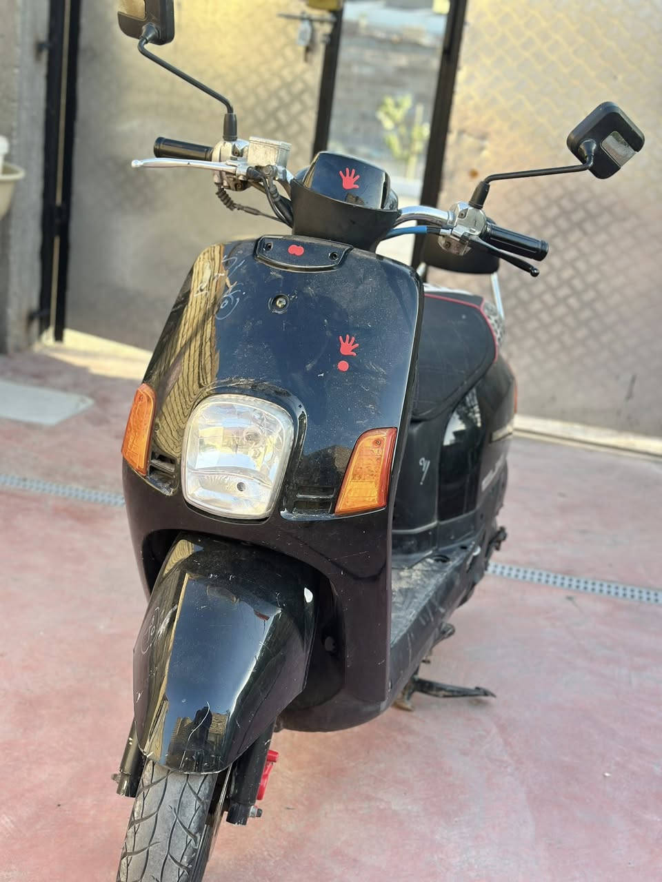 بوليس للبيع كابريتر 550وبيهة مجال التفاصيل ***********
