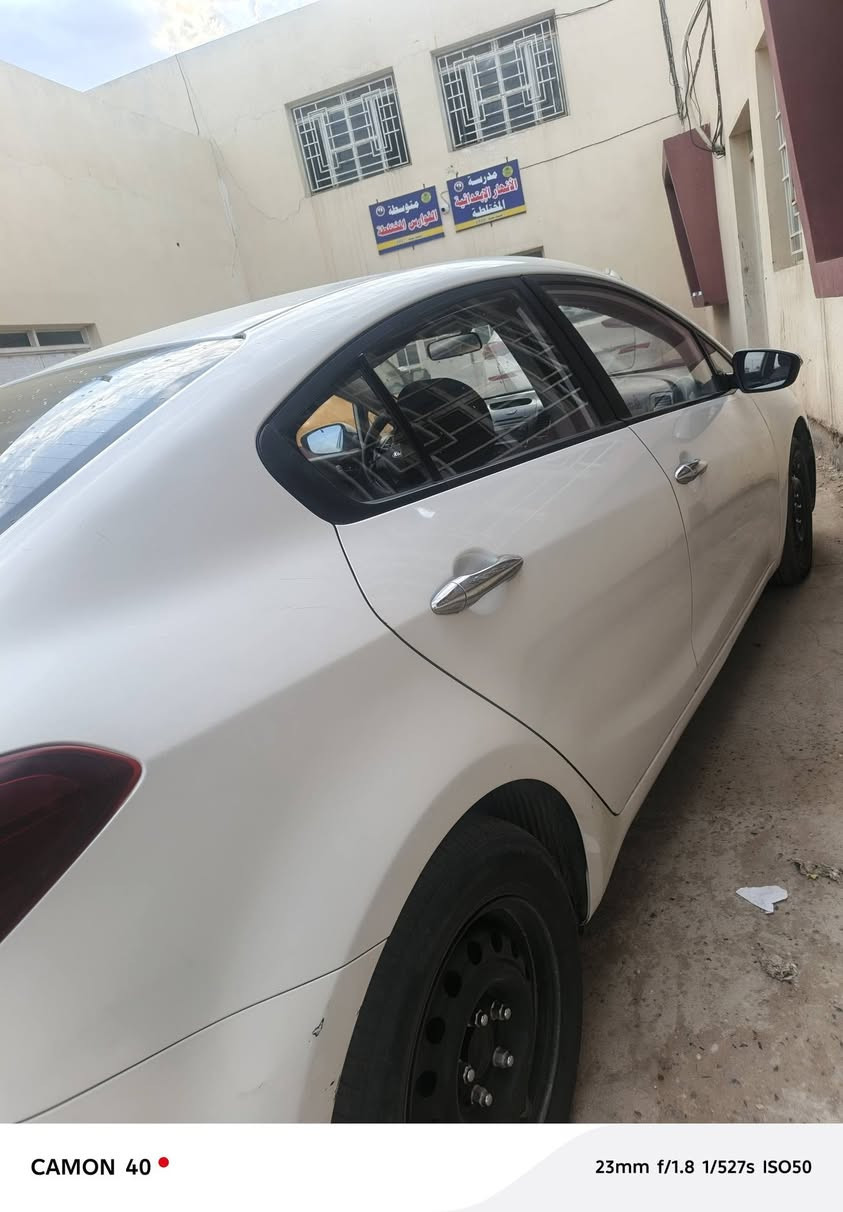 سيراتو 2017
مكفولة ما عدا هلال الجاملغ الخلفي بيه رشة صبغ
تبريد +مكينة+ كير خير من الله ممتاز 
السعر 126 وبيه مجال 
***********
