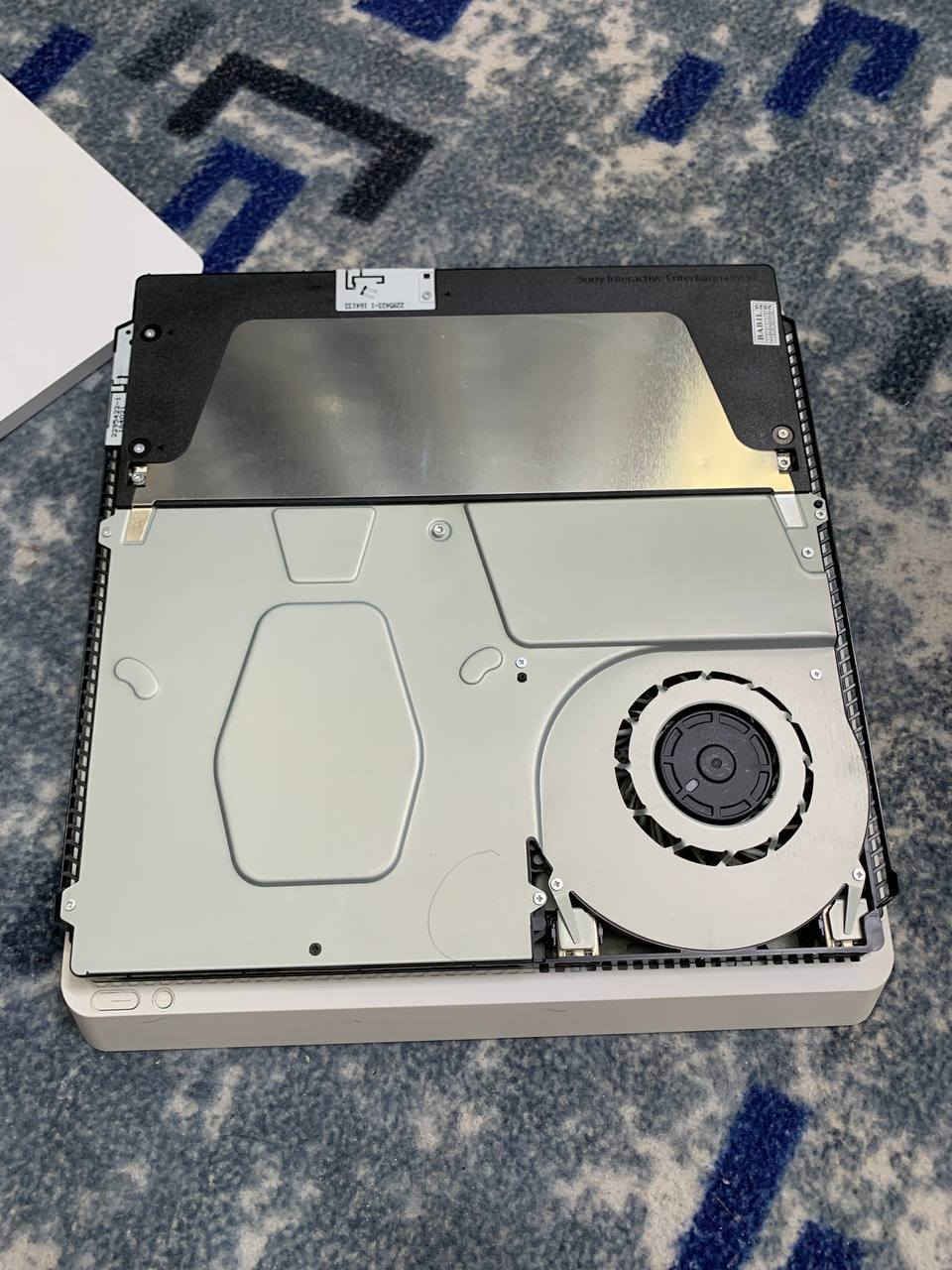 سلام عليكم بلي فور سلم مهكر نضام 12.02 نضيف كلش وانضف من صور استخدام شي قليل كامل هوه وملحقاته ويا جوستك تجاري وجوستك اصلي  بي تقريبا بال7 العاب قويات وذاكرته نص تيرا 
مكاني كربلاء البوبيات ب250 
***********
