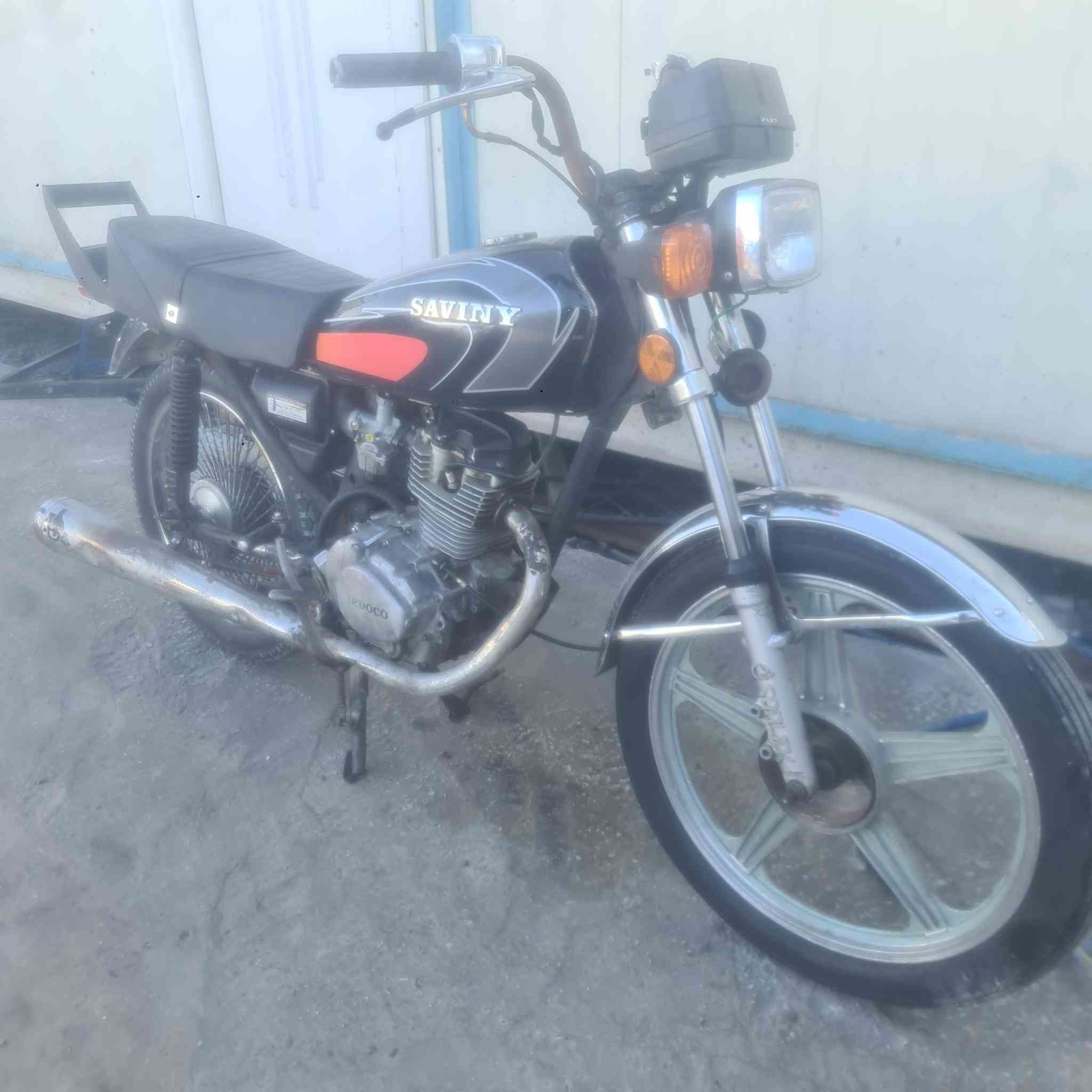 دراجة ايرانيه ٤ كير نظيفه وشغاله بس عوزها باتري مكاني بغداد الدورة سعرها ٢٥٠ قفل ***********
