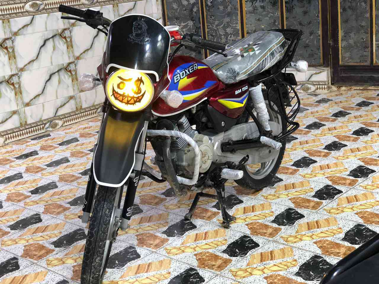 سلام عليكم بوكسر للبيع موديل 20 بدون اورق دراجه كلش نضيفه او جاهزه مبيه نقص تخذها نص هندر محرك مفتوح مره وحده  تجفيت فقط مفتوح مكني كربلاء طوريج رقمي للشراي ***********
