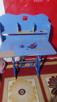 عندي ميز طعام وميز رحلة بدون كراسي للبيع ميز الطعام 35 وميز الرحلة 30 ...