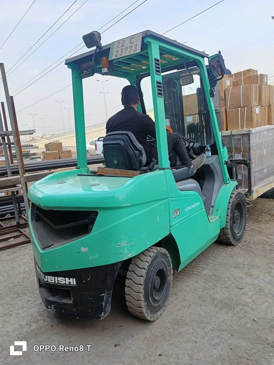 السعر200ورقه مكان بغداد موديل2014 جديده شبه الزيرو 
***********
