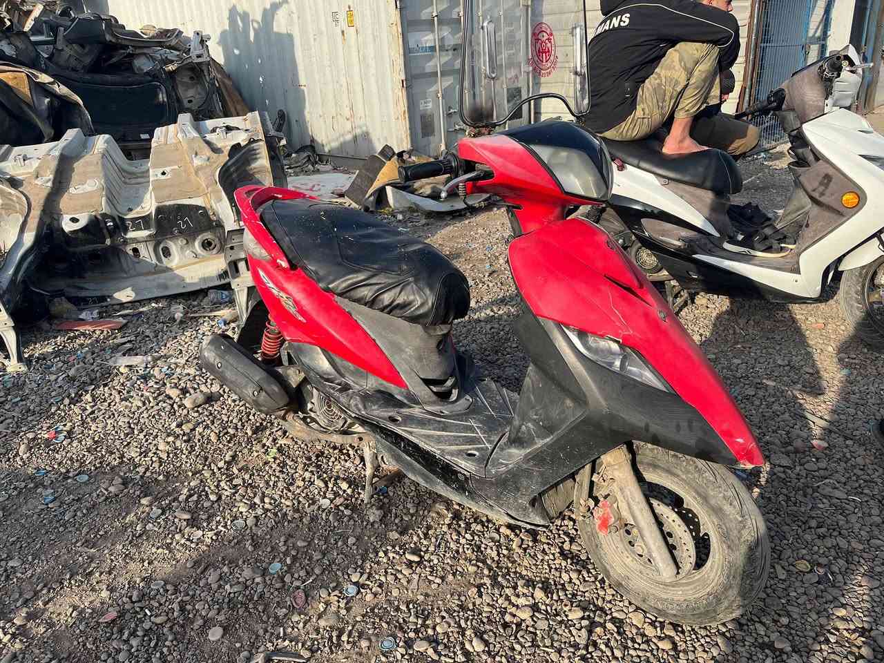 ماكس ثعلب حمره
بغداد الحرية 
500 الف
***********
