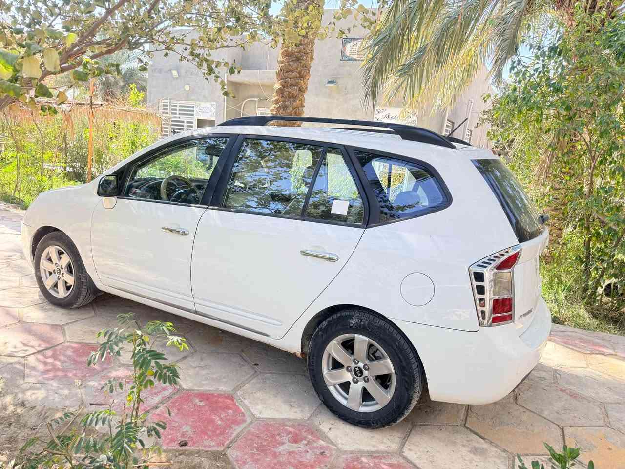 سلام عليكم كيا كارنز  خليجي موديل 2009 رقم بغداد السياره كفاله  ما نقصها اي شي تخم تاير السياره فول ما عدا البصمه فتحت سقف شاشا كأمر ه حساسات تحكم ستيرن  السياره سبعا راكب مكان السياره دوانيه السعر118وبيه مجال  بيع مستعجل للتواصل *********** ديوانية, القادسية
