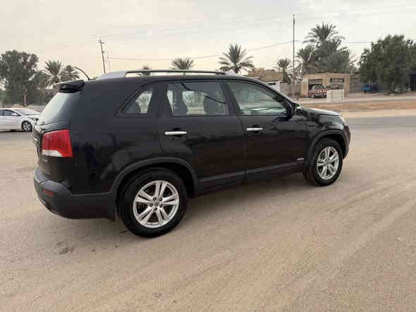 كيا سورنتو وارد امريكي داخله اكلين بالعراق صار بيه صبغ اثر جراد وشخوط مكفوله دواخل ابد مابيه ضرر 
مكينه V6 ع وضع الشركه
رقم بغداد الجديد تحويل ثاني يوم
بصمه تشغيل وبوب
فور ويل 
اشاره بالمري
تبريد قطعتين ثلج
مانع انحدار
كشن كهرباء
كشنات جلد
وبيه بعد مواصفات سعره كلش حلو 
سياره جاهزه للاخير 
السعر ١١٥ للاستفسار ***********/***********
