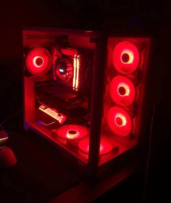 كل القطع من براندات راقية 
i5 11400
RTX 3060 12GB zotac gaming
RAM 16 ddr4 8x2 crosair
storage
1- NVME 256GB Lexar
2- NVME 1TB WDC

MB gigabyte z590 vision g 
psu gigabyte aorus ap750gm ( 750w )

الشاشة 
msi mag 256 اعتقد هيج اسمهة
180hz , FHD , 25" , IPS
وبيهة اعدادات هواي بيهة خدش بسيط

سعر الكيس مع الشاشة 1,350,000 دينار يعني 900 دولار
السعر بي مجال بسيط
اي استفسار خاص او عالرقم
*********** أربيل, العراق
