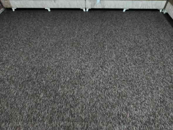 فرشات للبيع عدد 4 قياساتهن 4 × 5 ثلاث فرشات واحده 3,50×4 هذا رقمي ***********مكان كركوك
