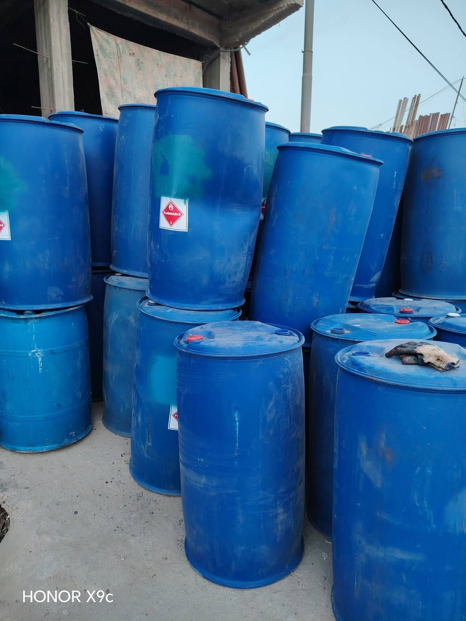 سلام عليكم
وصل وصل برميل بلاستك
لنفط للماي 
جميع الاحجام
واسعار تنافسيه
حجم 275 نوعيتين نوعيه قبق كبير
حجم225
حجم 175
توصيل موجود داخل عفك***********
