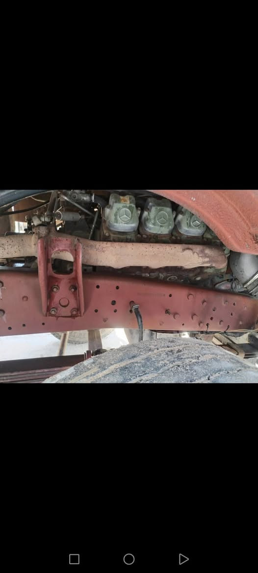 البي ٨٢ مكينه ١٣٠ جديده كير برميل ١٦٠ مجموعه جي اف شاصي مكفول سنويه بعده  راس بدي خمسه متر بسمي مشروع وطني لغاية ٢٩  تاير اصله راس مكلف بل نشر اتصل على الرقم ***********
