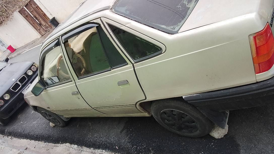 موديل 1989 مكينه 16 كير عادى شرط سنويه وكاله ابيع ها مكفوله عنوان زاخو *********** سعر 18 مجال كلها شرط كهربائية شغله سياره حلوه دهوك, العراق
