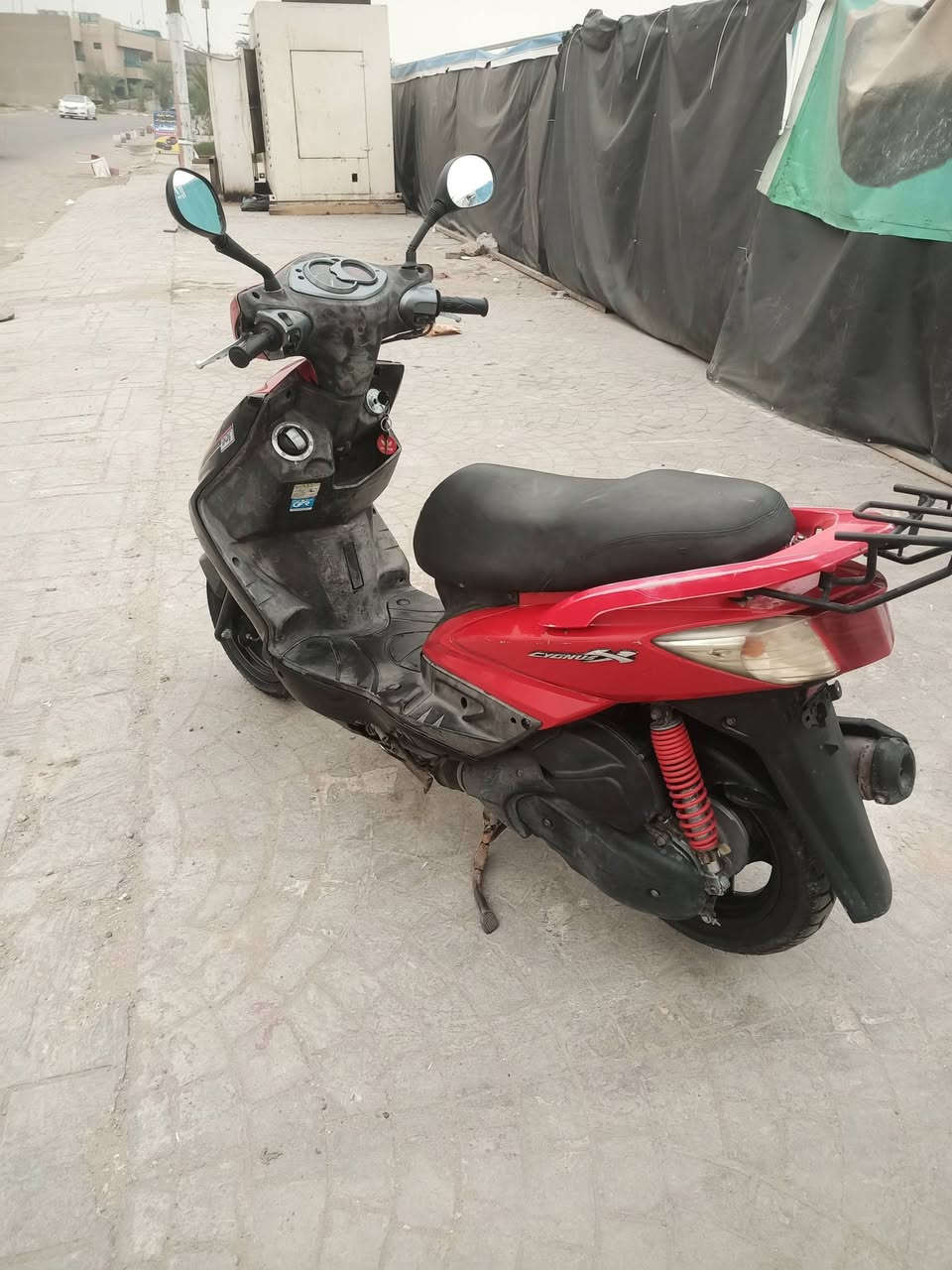 للبيع دراجه سكنس فحل ياباني الاصلي خطين نوزل ستان كهربائي قبق نفخ دراجه جديده مال رمبه مكفوله كفاله عامه شلعه معدل خير من الله شرط علفحص مكان بغداد الكرخ الصالحيه السعر 850 والاستفسار الاتصال***********
