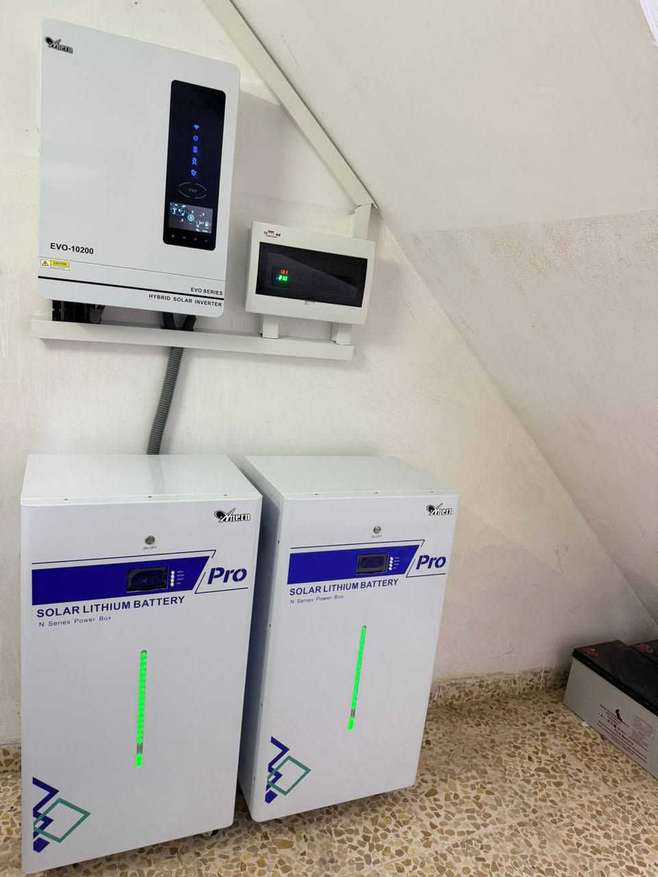 يتوفر نظام الدفع بالنقد أو الأقساط عالمنصة
مواد من احسن المناشىء وضمان حقيقي 

تم بحمد الله تجهيز و تنصيب منظومة طاقة شمسية في القصبة - قضاء الشرقاط. 
          
تجهز المنظومة للمنزل ب 36 امبير نهاراً و 30 أمبير ليلاً(بالتناوب مع الوطني) 

مكونات المنظومة: 
¶  18 لوحة نوع جينكو ذات وجهين ذات كفائة عالية بضمان  12 سنة تم تثبيت الالواح على هيكل معدني مصنوع من الحديد المغلون المقاوم للصدئ. 
¶ جهاز انفيرتر  حجم 10.2 كيلو واط  بضمان سنة. 
¶  بطاريتين ليثيوم 15 كيلو واط-ساعة بضمان 5 سنوات. 
¶ لوحة توزيع وقواطع دورة مع جوزات ذكية.
¶ كونتكتر تحويل آلي بين الوطنية والطاقة الشمسية. 
¶ كيبلات خاصة بالتيار المستمر والتيار المتناوب. 
مع اجهزة حماية للمنظومة

العنوان: السوق الجديد- قرب مطعم قصة - الشرقاط - صلاح الدين

يمكنكم التواصل معنا على الارقام التالية:
*********** / ***********
واتساب وتلكرام: ***********
انستكرام: adwaa_comp
#أضواء_للطاقة_الشمسية_الشرقاط_صلاح_الدين
