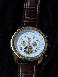 ساعة BREITLING سلام عليكم ساعة تحفه ونضيفه حيل كامله مكمله مبيهة شي مي...