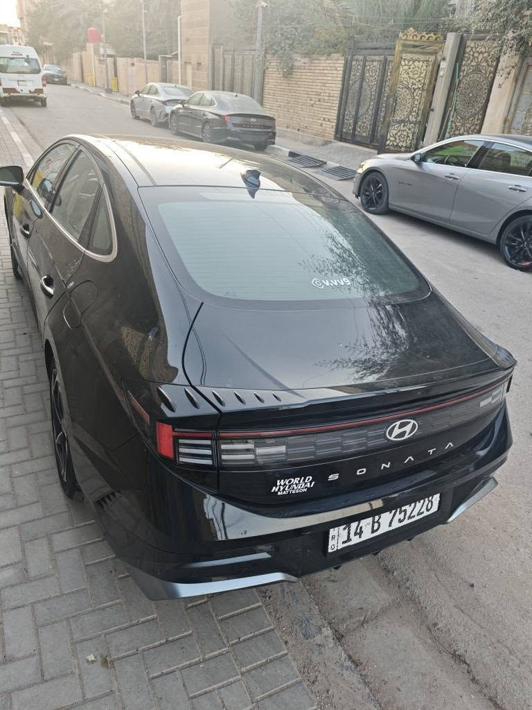 هيونداي سوناتا وارد أمريكي 2024
SEL plus 
 ماشيه 11000 ميل قابل للزيادة 
سوداء اللون موديل 2024
ضررها بنيد وجاملغ مبدلات اصلي تفصيخ  نفس اللون 
فتحة سقف بانوراما كامله 
شاشه كبيره بأكثر من ثيم 
ثيمات متعدد للعينه
كشنات تدفئة  
كشنات كهربائية 
دواخل قماش ابيض 
اوتو هولد 
كار بلي 
ابل بلي 
نظام بوز للصوت 
تبريد مناخي 
كامره خلفيه 
اوتو ستوب 
رادارات 
حساسات 
امرايات شفط
تحكم ستيرن
كار بلي 
كل الابواب بصمه لمس 
تشغيل عن بعد 
صندوغ يفتح عند الاقتراب من السيارة 
دخول جديد حره 
مكانها البصرة 
مرقمه بصرة رقم مميز 
السعر 220
هاتف *********** البصرة, العراق

