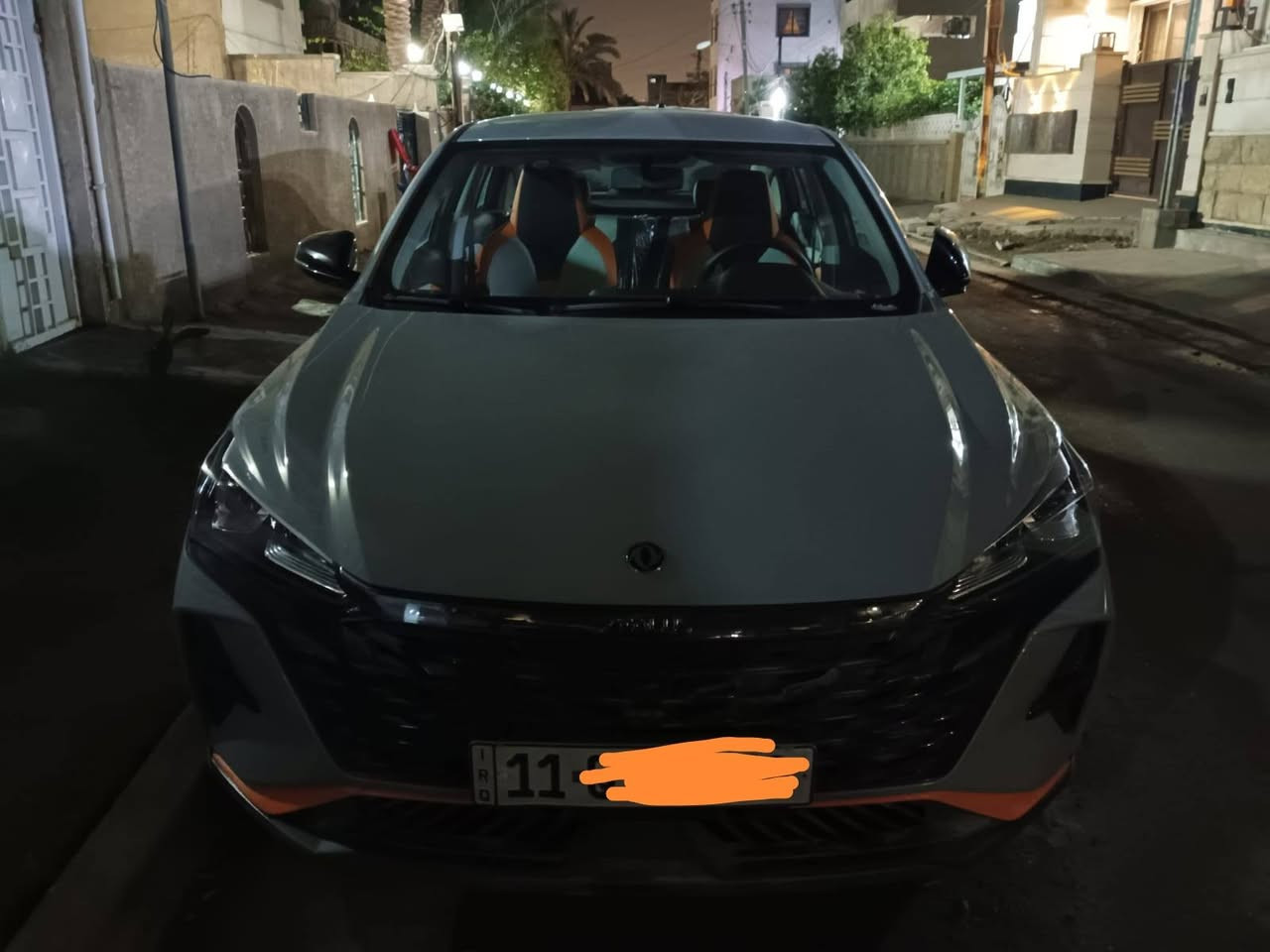 السلام عليكم السيارة للبيع دونغ فينك شاين A30 موديل 2025 صيني بأسمي رقم بغداد  والسنوية جديدة وبيها ضمان الشركة لمدة5 سنوات او 200 الف كيلو سبايدر رياضي وشاشة لمس كبيرة ولا بيها ضربة ولا صبغ جديدة جدا مال بيت وماشية شي قليل محركها 1500 4 سلندر  بعدها على وضعية الشركة السعر 18000000 مليون الف دينار مكان السيارة بغد المنصور للاستفسار الاتصال على الرقم *********** موجود واتساب
