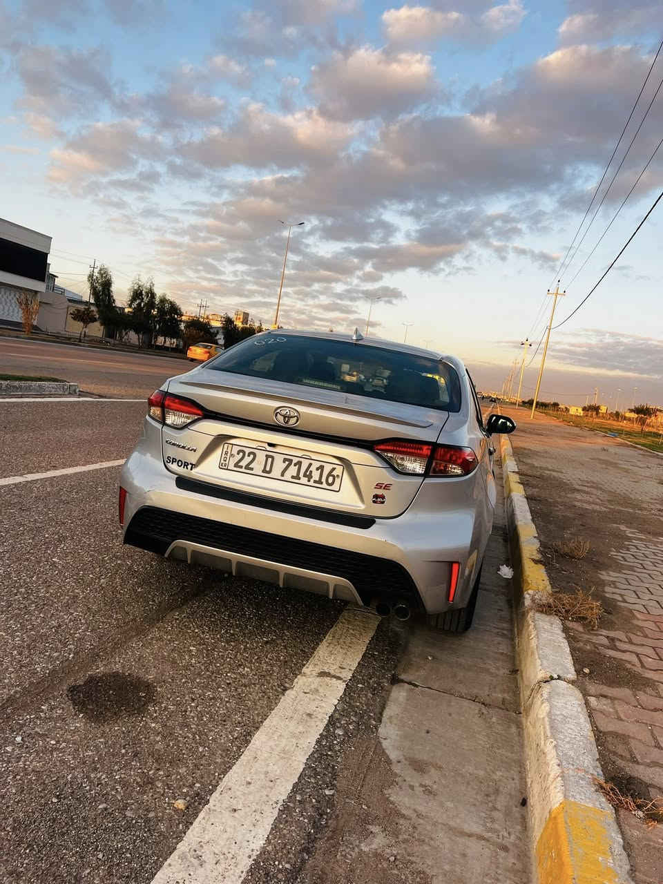 كورلا 2020 se  للبيع
الضرر جاملغ امامي جهة السايق+ باب السائق + باب خلف السائق مبدلات 
ماشيه 99 الف
الون سلفر 
السعر 135 
العنوان كركوك 
رقم الهاتف ***********
